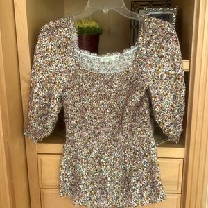 Cute top/elastic top